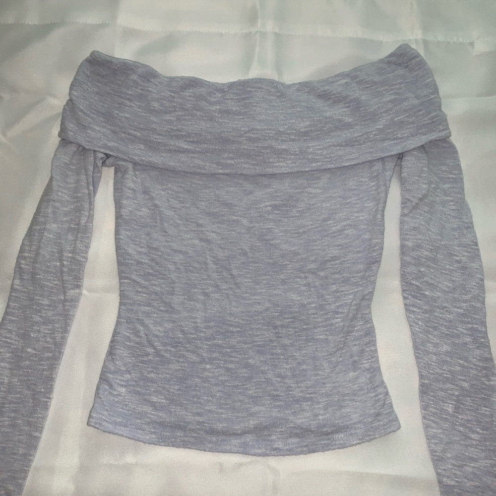 Long sleeve light blue shirt !